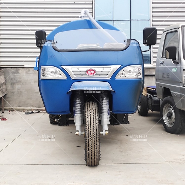 機(jī)動(dòng)三輪抽糞車