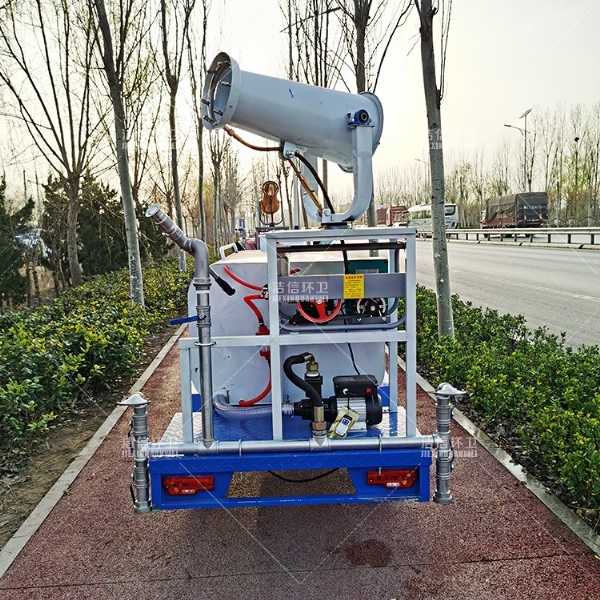 藍(lán)精靈新能源1.5方電動(dòng)霧炮灑水車簡介