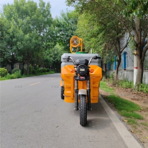 電動三輪塑料水箱灑水車